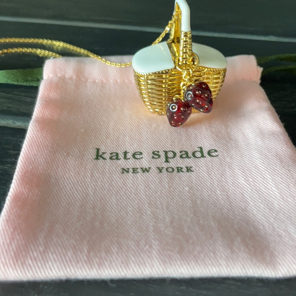 Kate Spade Pendant necklace